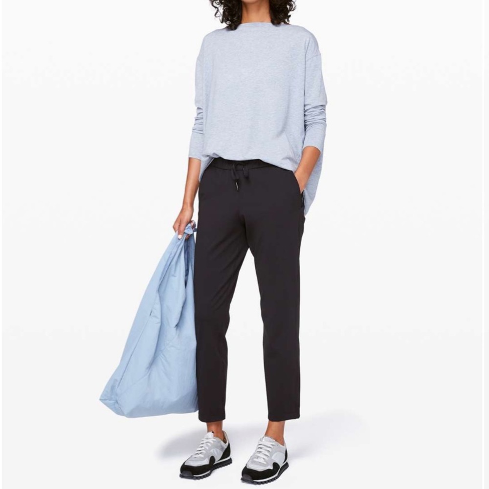 Lululemon- on the fly pants 7/8 length size 4.